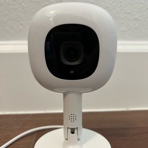 LIKE NEW! Nanit Pro + Wall Mount + Flex Stand